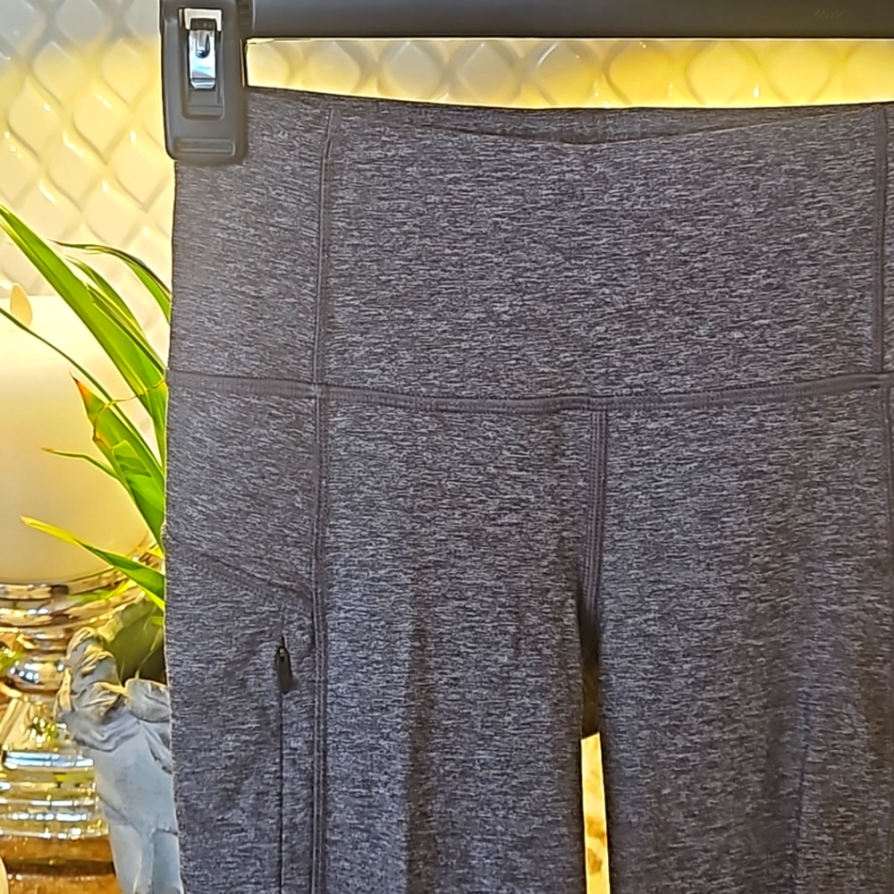 Lululemon grey capri NWOT